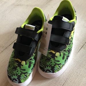 1.5 Little boys Adidas sneakers